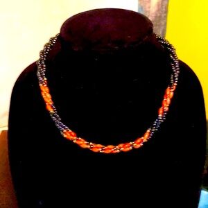 Coral & Black Beaded Necklace w Gold Tone (OS)